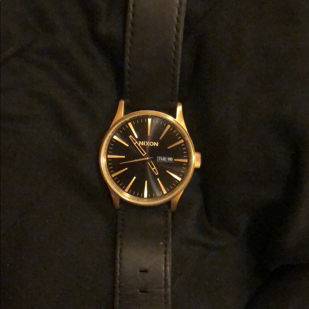Nixon men watch